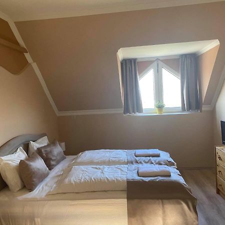 La Curia Panzio Bed & Breakfast Dunaszeg Bagian luar foto