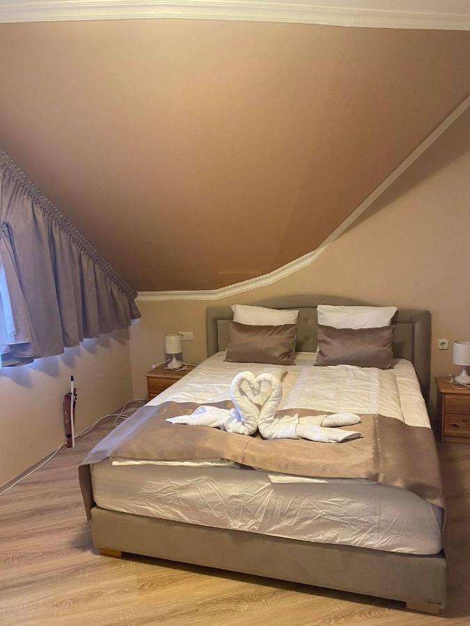 La Curia Panzio Bed & Breakfast Dunaszeg Bagian luar foto