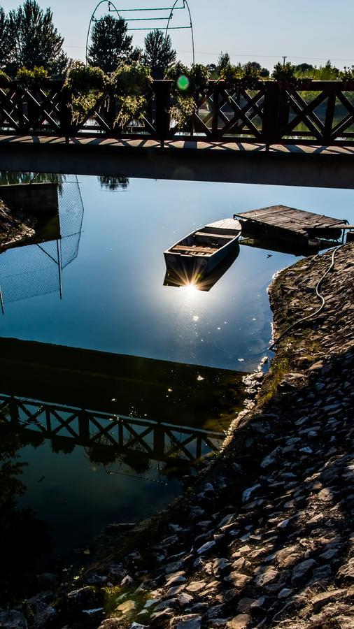 La Curia Panzio Bed & Breakfast Dunaszeg Bagian luar foto
