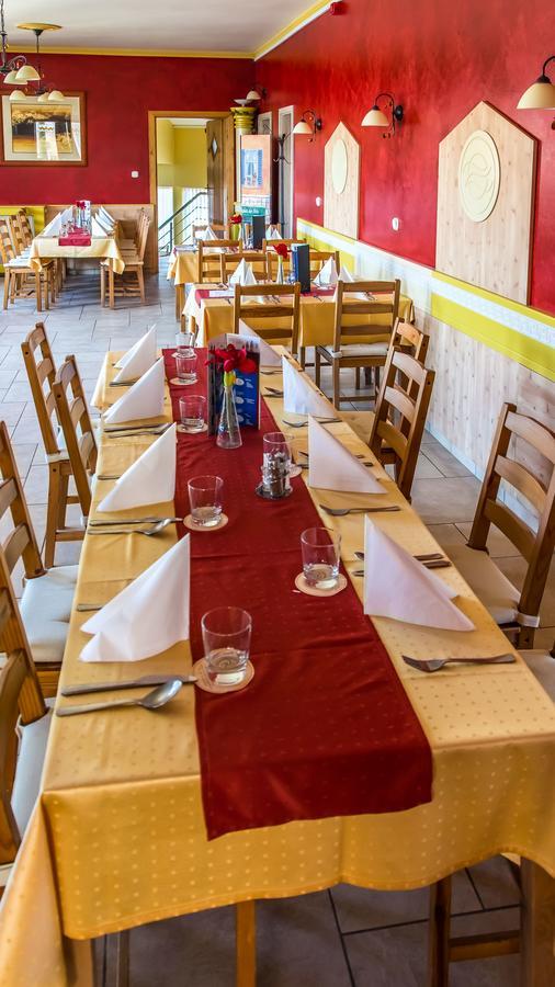 La Curia Panzio Bed & Breakfast Dunaszeg Bagian luar foto